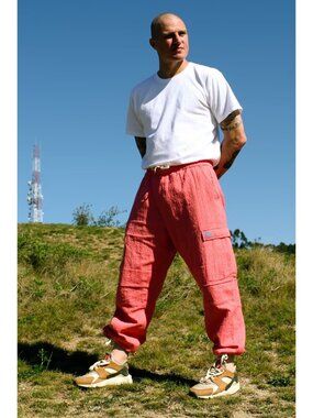 18 East x Standard Issue Textured Gorecki Cargo Pants in Salmon Medium